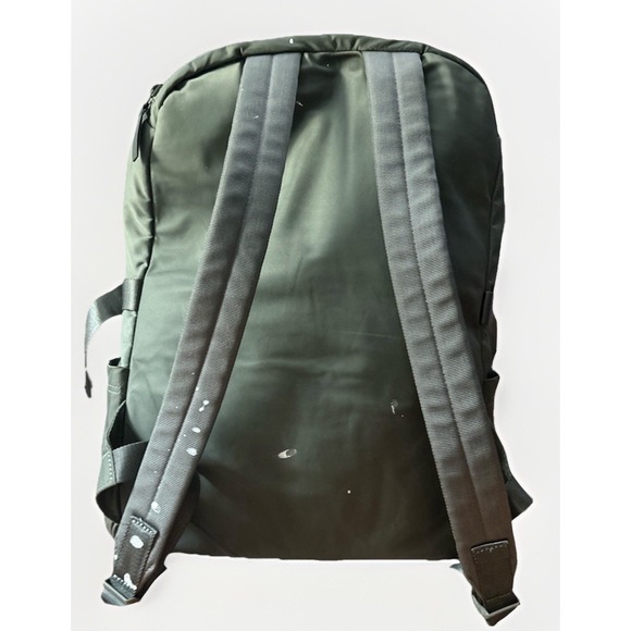 Lululemon New Crew Backpack 22L Laptop Pocket DESIGNED FOR ON THE MOVE - Picture 4 of 10